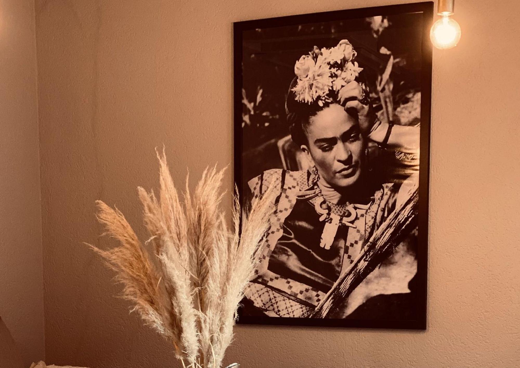 Heart Ferienwohnungen Frida I Kahlo Vogtsburg Bagian luar foto